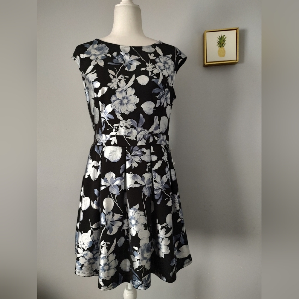 Dress Juniors B Smart size 11 color Silver black  zipper polyester with tags New